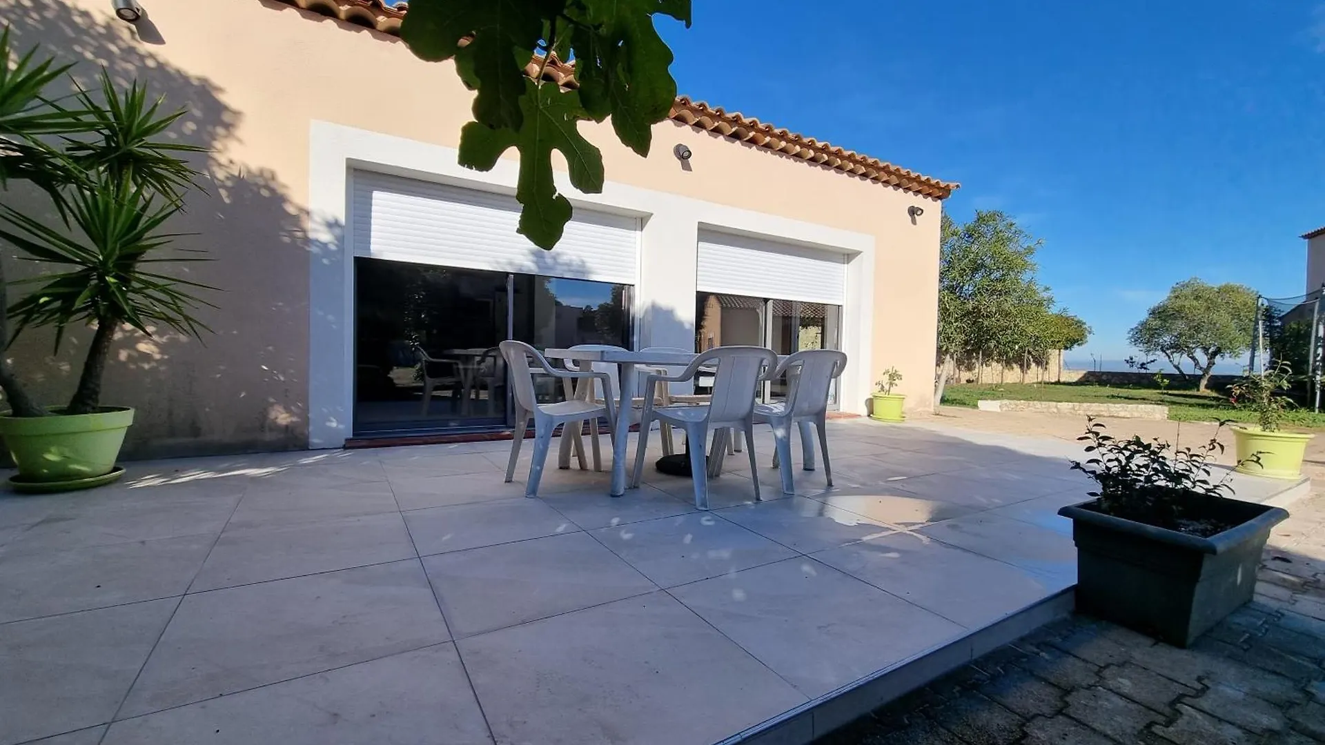 Holiday home Maison A St Mitre Saint-Mitre-les-Remparts